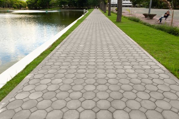 Cost of Paved Pathway Service in Edison
